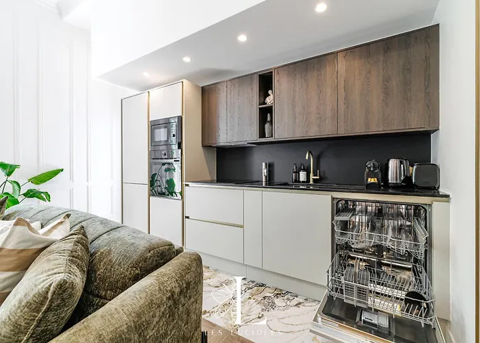 Les Lucioles 5- Luxury 2-bedroom