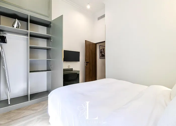 Apartamento Les Lucioles 5- Luxury 2-bedroom Cannes
